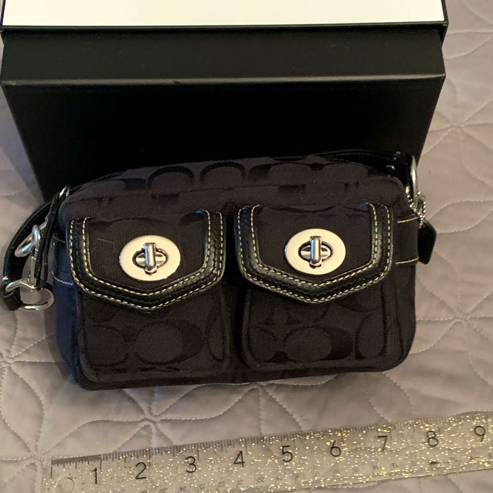 Coach signature C purse